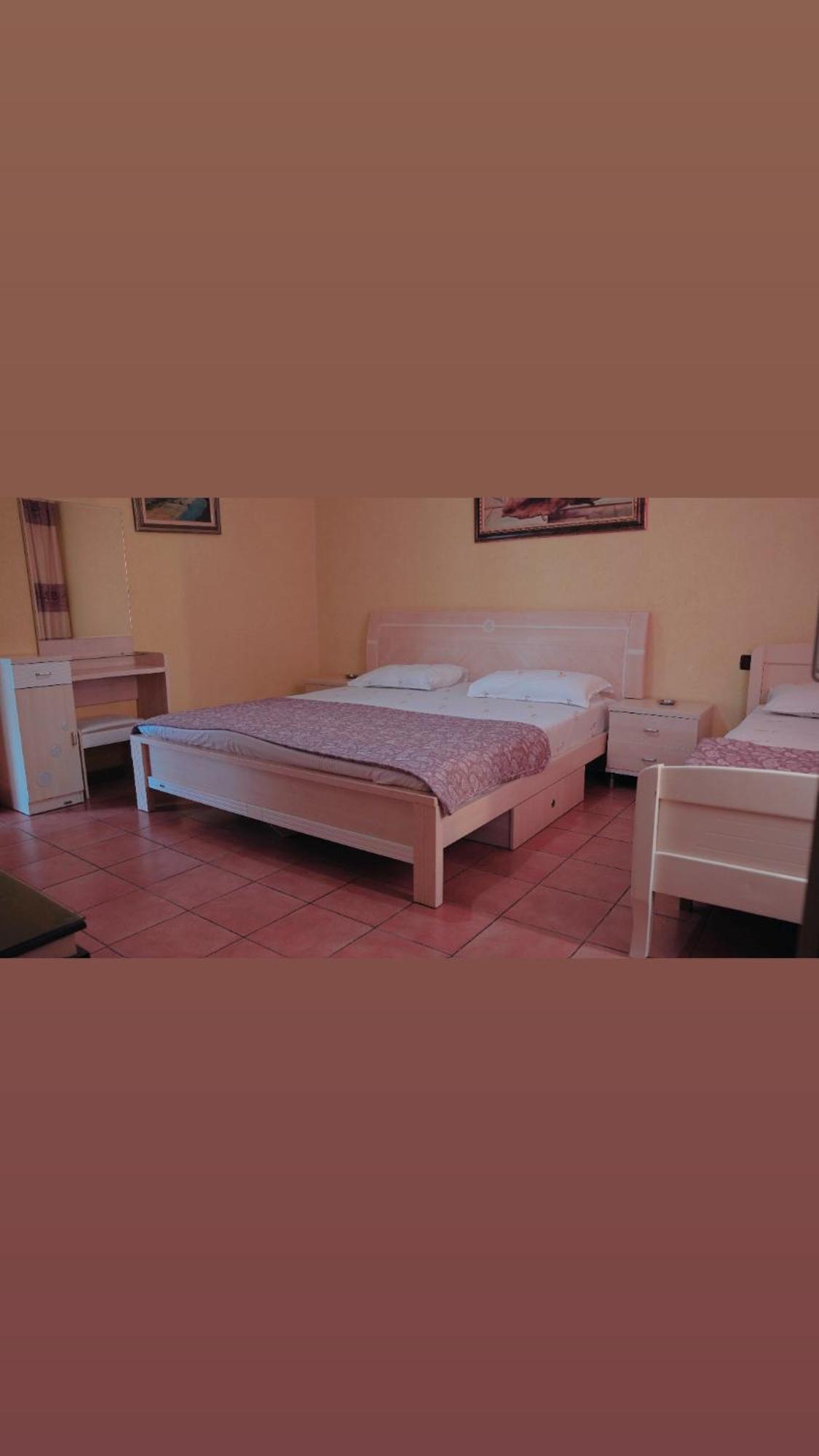 Alen Bar Hotel Tiranë Ngoại thất bức ảnh