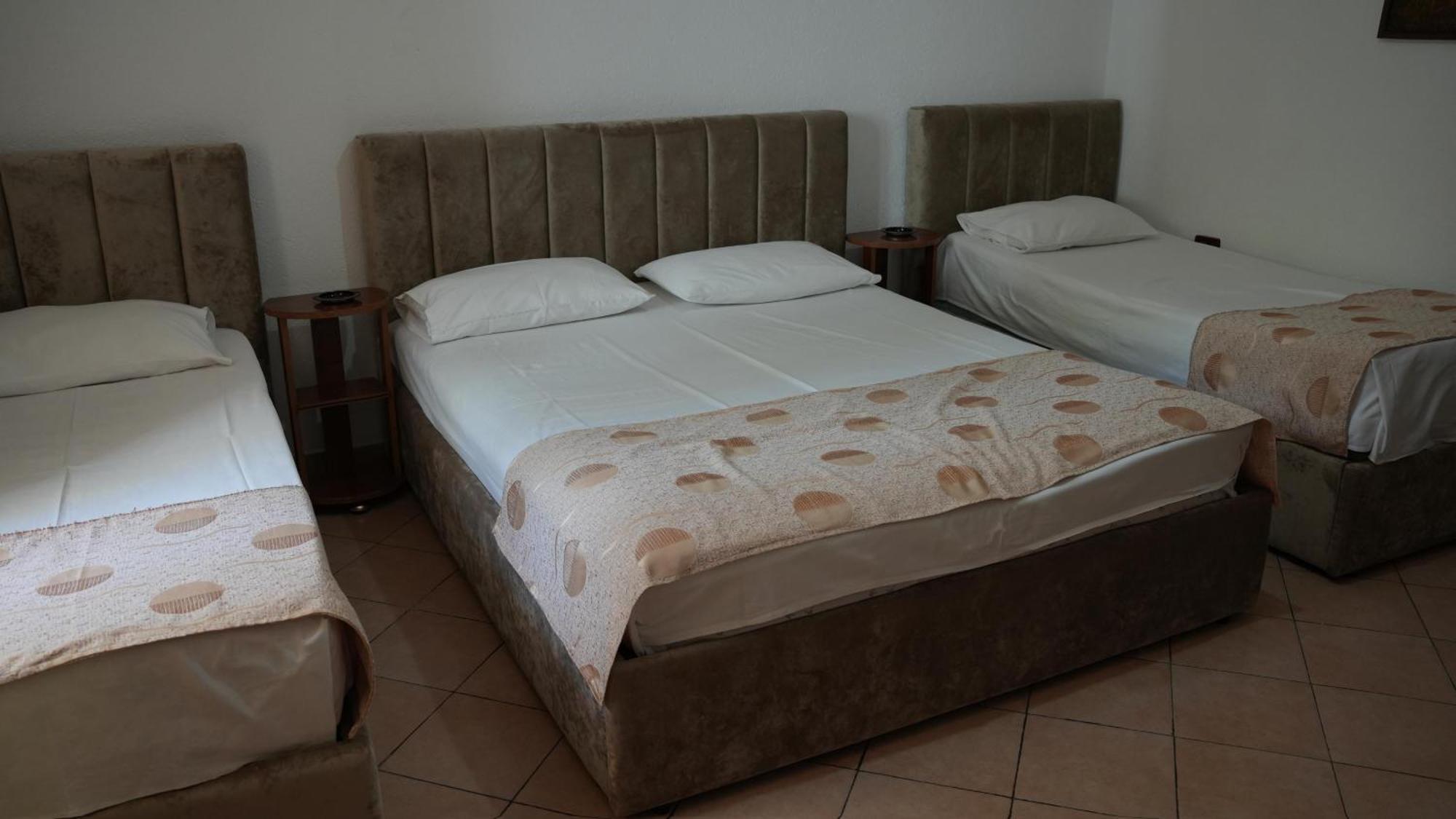 Alen Bar Hotel Tiranë Ngoại thất bức ảnh