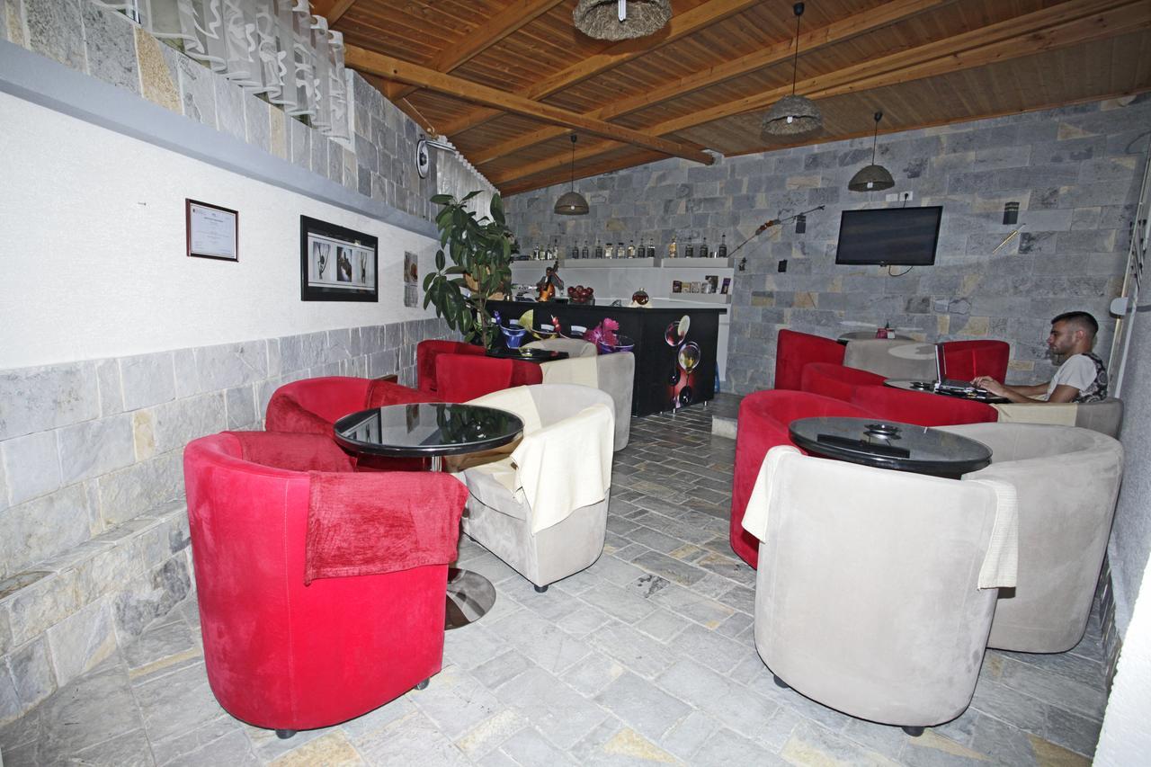 Alen Bar Hotel Tiranë Ngoại thất bức ảnh