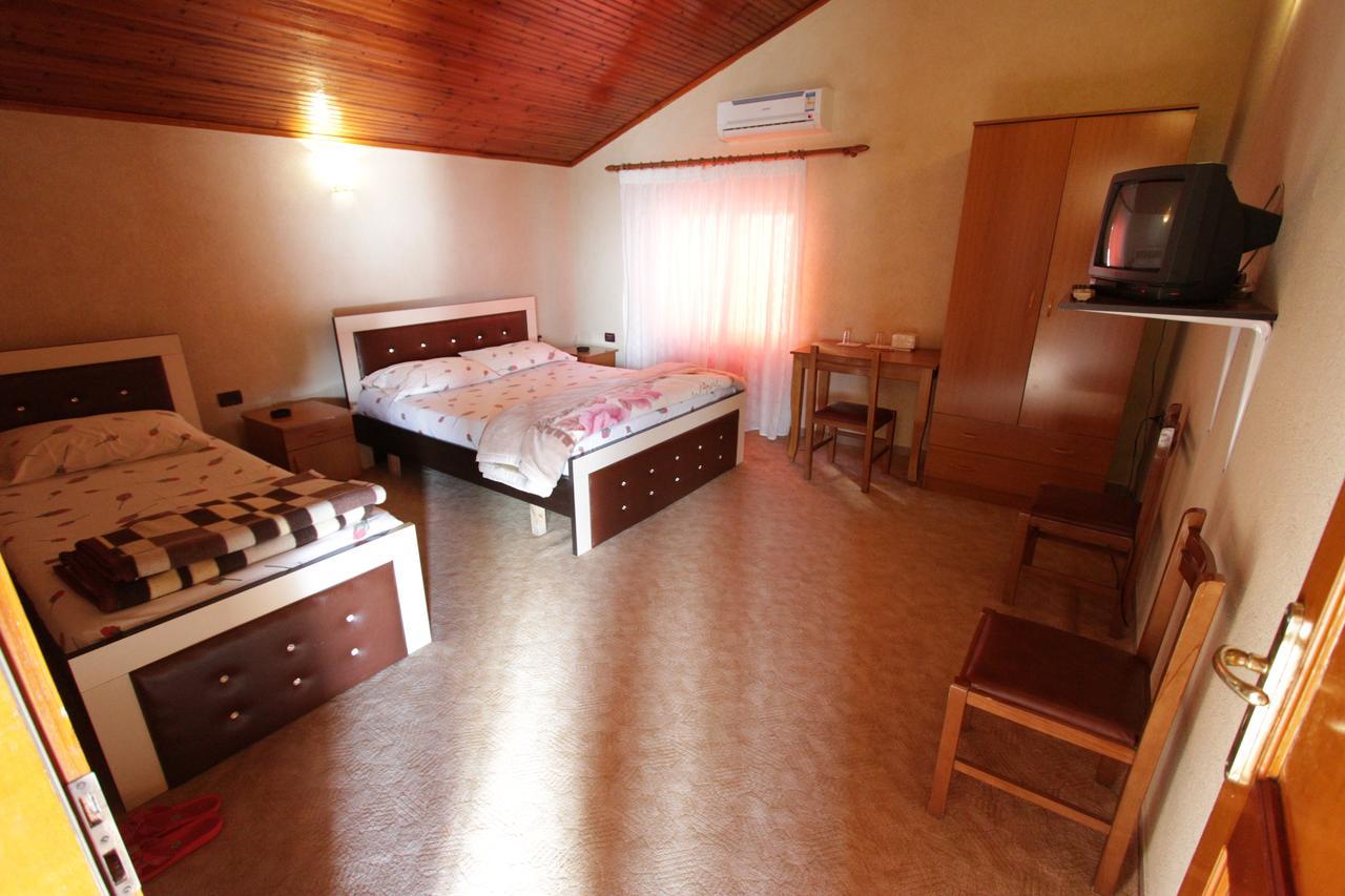 Alen Bar Hotel Tiranë Ngoại thất bức ảnh